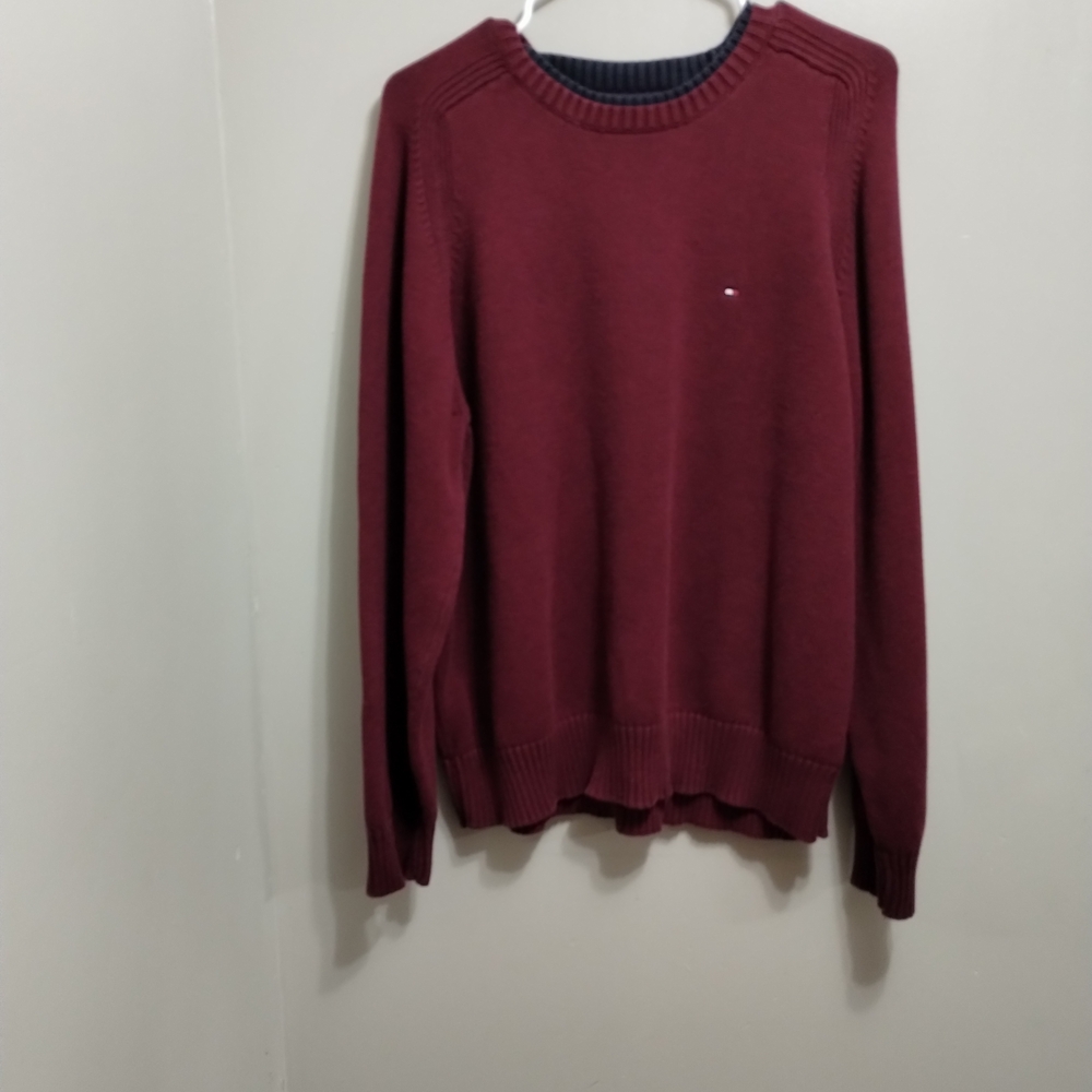 Tommy Hilfiger Men's Maroon Crewneck Sweater